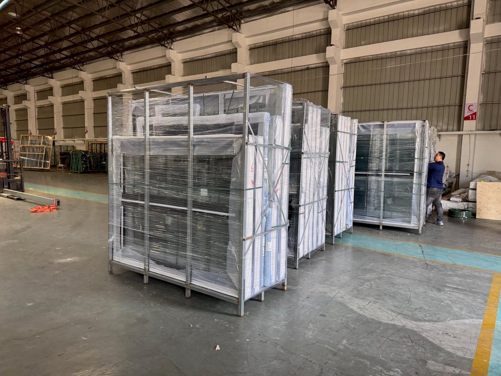 Export warehouse, classified goods before customs clearance