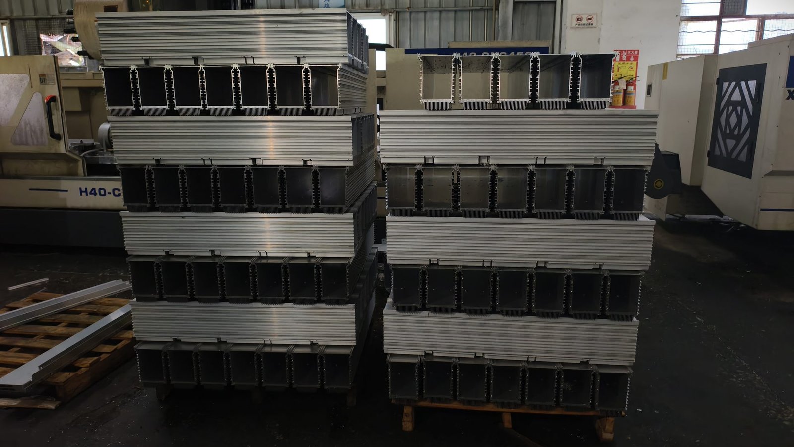 Wide factory hall, the capacity check when choosing a manufacturer
